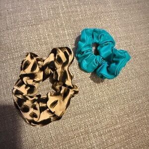 Vera Bradley Leopard and Teal Scrunchie Duo